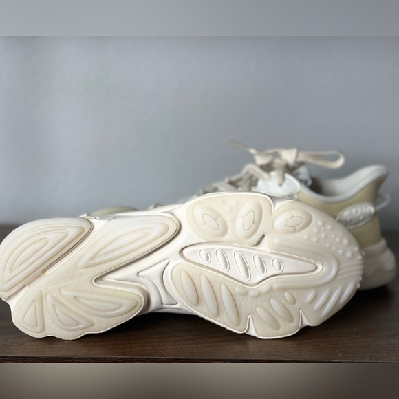 Size 7.5w - adidas Ozweego x Disney The Little Mermaid Collection - Ursula … - Picture 3 of 6